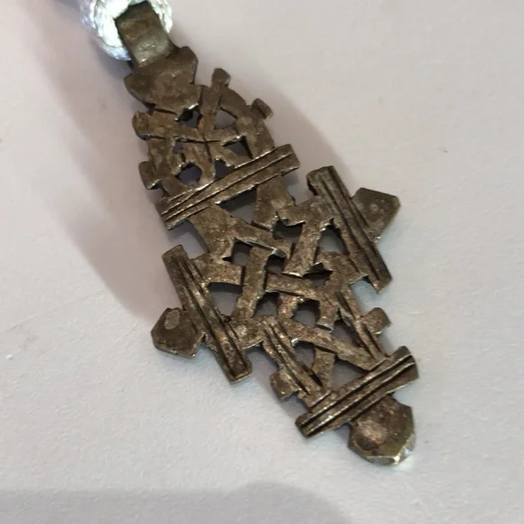 Metal cross - Picture 2 of 3